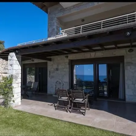 Crest Posidi Вилла Каландра