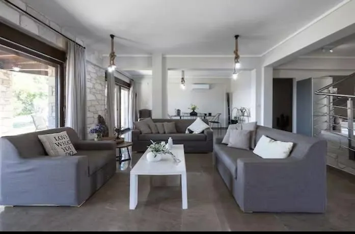 Crest Posidi Villa *